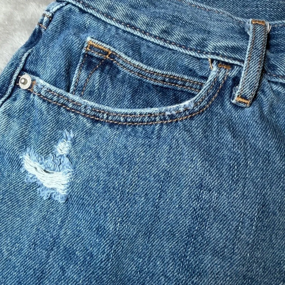 Old Navy Womens Size 8 Boyfriend Denim Cutoff Shorts Blue Distressed Raw Hem